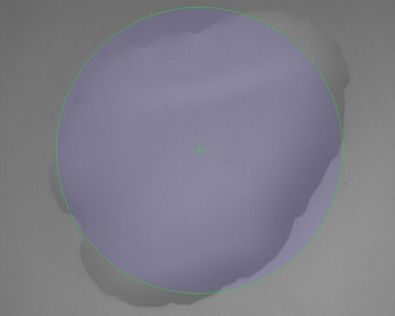 水滴在玻璃表面的俯視圖